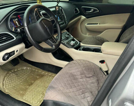 Крайслер 200 2014 в Николаеве на Automoto.ua Серый Крайслер 200, объемом двигателя 2.4 л и пробегом 250 тыс. км за 8500 $, фото 5 на Automoto.ua