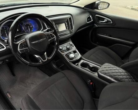 Сірий Крайслер 200, об'ємом двигуна 2.4 л та пробігом 250 тис. км за 6900 $, фото 5 на Automoto.ua