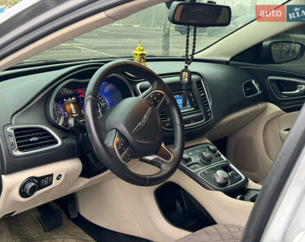 Крайслер 200 2014 в Николаеве на Automoto.ua Серый Крайслер 200, объемом двигателя 2.4 л и пробегом 250 тыс. км за 8500 $, фото 6 на Automoto.ua