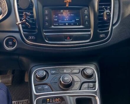 Крайслер 200 2014 в Киеве на Automoto.ua Серый Крайслер 200, объемом двигателя 2.36 л и пробегом 187 тыс. км за 9100 $, фото 11 на Automoto.ua