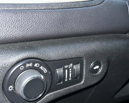 Серый Крайслер 200, объемом двигателя 2.4 л и пробегом 200 тыс. км за 8500 $, фото 25 на Automoto.ua