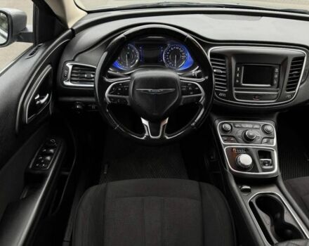 Сірий Крайслер 200, об'ємом двигуна 2.4 л та пробігом 250 тис. км за 6900 $, фото 11 на Automoto.ua