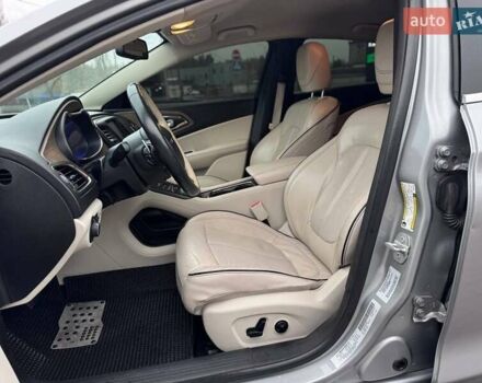 Сірий Крайслер 200, об'ємом двигуна 3.61 л та пробігом 184 тис. км за 12600 $, фото 16 на Automoto.ua