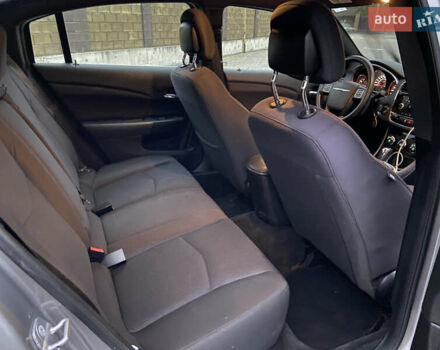 Крайслер 200 2014 в Дубно на Automoto.ua Серый Крайслер 200, объемом двигателя 2.36 л и пробегом 78 тыс. км за 8900 $, фото 16 на Automoto.ua