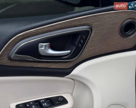 Сірий Крайслер 200, об'ємом двигуна 3.61 л та пробігом 184 тис. км за 12600 $, фото 25 на Automoto.ua