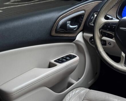 Сірий Крайслер 200, об'ємом двигуна 3.6 л та пробігом 184 тис. км за 12600 $, фото 17 на Automoto.ua