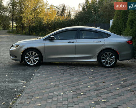 Серый Крайслер 200, объемом двигателя 2.36 л и пробегом 143 тыс. км за 12450 $, фото 2 на Automoto.ua
