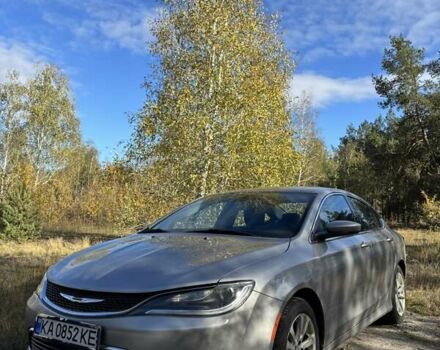 Серый Крайслер 200, объемом двигателя 2.36 л и пробегом 202 тыс. км за 8700 $, фото 2 на Automoto.ua