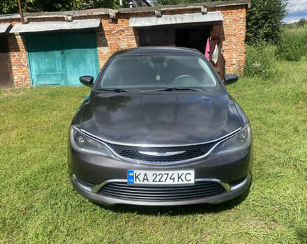 Сірий Крайслер 200, об'ємом двигуна 2.36 л та пробігом 243 тис. км за 10500 $, фото 1 на Automoto.ua