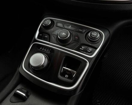 Сірий Крайслер 200, об'ємом двигуна 2.4 л та пробігом 250 тис. км за 6900 $, фото 10 на Automoto.ua