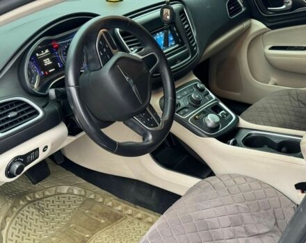 Серый Крайслер 200, объемом двигателя 2.4 л и пробегом 250 тыс. км за 8500 $, фото 5 на Automoto.ua