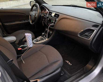 Крайслер 200 2014 в Дубно на Automoto.ua Серый Крайслер 200, объемом двигателя 2.36 л и пробегом 78 тыс. км за 8900 $, фото 15 на Automoto.ua