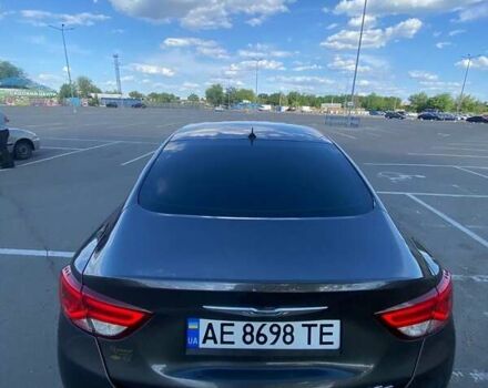 Сірий Крайслер 200, об'ємом двигуна 2.36 л та пробігом 165 тис. км за 9500 $, фото 5 на Automoto.ua