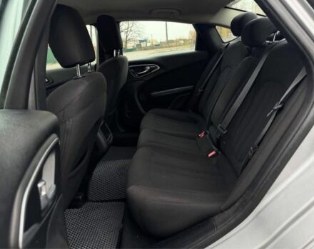 Сірий Крайслер 200, об'ємом двигуна 2.4 л та пробігом 250 тис. км за 6900 $, фото 6 на Automoto.ua