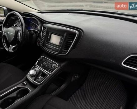 Сірий Крайслер 200, об'ємом двигуна 2.4 л та пробігом 270 тис. км за 6900 $, фото 12 на Automoto.ua