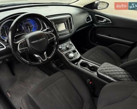 Сірий Крайслер 200, об'ємом двигуна 2.4 л та пробігом 270 тис. км за 6900 $, фото 5 на Automoto.ua