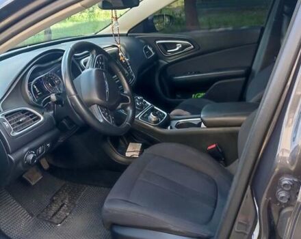 Крайслер 200 2014 в Киеве на Automoto.ua Серый Крайслер 200, объемом двигателя 2.36 л и пробегом 187 тыс. км за 9100 $, фото 9 на Automoto.ua