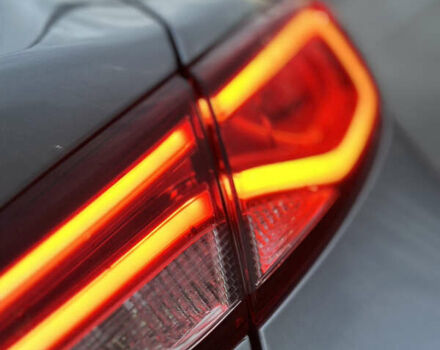 Серый Крайслер 200, объемом двигателя 2.4 л и пробегом 200 тыс. км за 8500 $, фото 7 на Automoto.ua