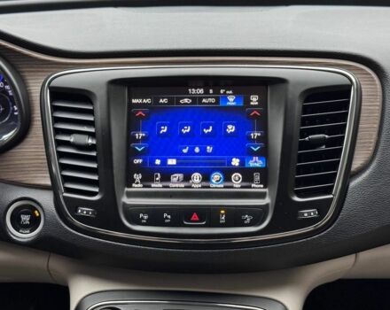 Сірий Крайслер 200, об'ємом двигуна 3.6 л та пробігом 184 тис. км за 12600 $, фото 13 на Automoto.ua