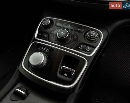 Сірий Крайслер 200, об'ємом двигуна 2.4 л та пробігом 270 тис. км за 6900 $, фото 14 на Automoto.ua