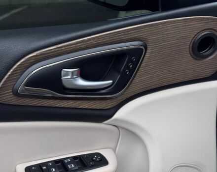 Сірий Крайслер 200, об'ємом двигуна 3.6 л та пробігом 184 тис. км за 12600 $, фото 22 на Automoto.ua