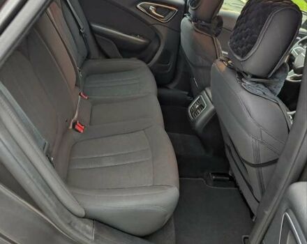 Серый Крайслер 200, объемом двигателя 2.4 л и пробегом 173 тыс. км за 10300 $, фото 11 на Automoto.ua