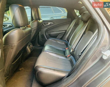 Серый Крайслер 200, объемом двигателя 2.36 л и пробегом 111 тыс. км за 10200 $, фото 59 на Automoto.ua