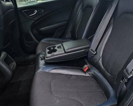 Серый Крайслер 200, объемом двигателя 2.36 л и пробегом 198 тыс. км за 8000 $, фото 11 на Automoto.ua