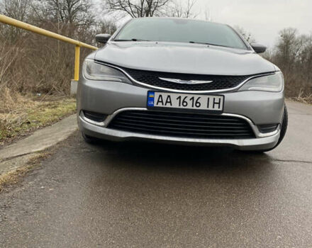 Сірий Крайслер 200, об'ємом двигуна 2.4 л та пробігом 280 тис. км за 9000 $, фото 1 на Automoto.ua