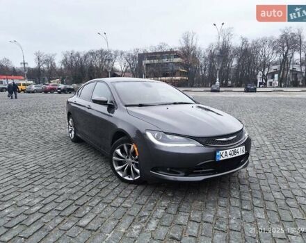 Серый Крайслер 200, объемом двигателя 2.36 л и пробегом 198 тыс. км за 8000 $, фото 1 на Automoto.ua