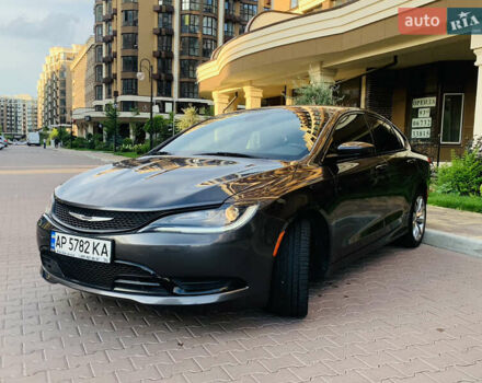 Серый Крайслер 200, объемом двигателя 2.36 л и пробегом 111 тыс. км за 10200 $, фото 8 на Automoto.ua