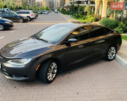 Серый Крайслер 200, объемом двигателя 2.36 л и пробегом 111 тыс. км за 10200 $, фото 11 на Automoto.ua