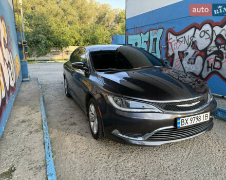 Сірий Крайслер 200, об'ємом двигуна 2.36 л та пробігом 141 тис. км за 10300 $, фото 2 на Automoto.ua