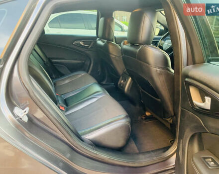 Серый Крайслер 200, объемом двигателя 2.36 л и пробегом 111 тыс. км за 10200 $, фото 63 на Automoto.ua