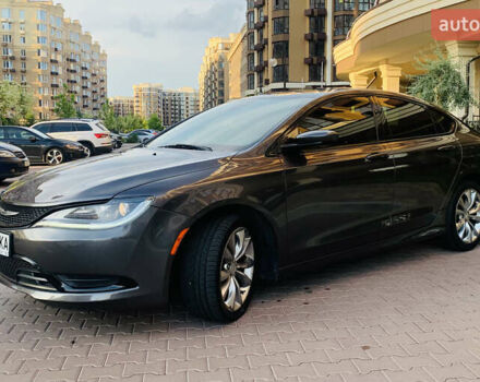 Серый Крайслер 200, объемом двигателя 2.36 л и пробегом 111 тыс. км за 10200 $, фото 10 на Automoto.ua