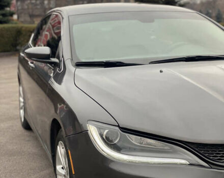 Сірий Крайслер 200, об'ємом двигуна 2.36 л та пробігом 257 тис. км за 9600 $, фото 6 на Automoto.ua