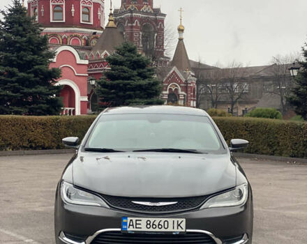 Сірий Крайслер 200, об'ємом двигуна 2.36 л та пробігом 257 тис. км за 9600 $, фото 2 на Automoto.ua