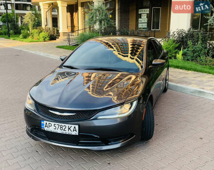 Серый Крайслер 200, объемом двигателя 2.36 л и пробегом 111 тыс. км за 10200 $, фото 7 на Automoto.ua