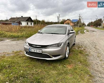Серый Крайслер 200, объемом двигателя 2.36 л и пробегом 213 тыс. км за 9500 $, фото 2 на Automoto.ua