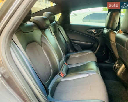 Серый Крайслер 200, объемом двигателя 2.36 л и пробегом 111 тыс. км за 10200 $, фото 64 на Automoto.ua