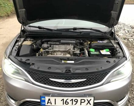 Сірий Крайслер 200, об'ємом двигуна 2.36 л та пробігом 261 тис. км за 8600 $, фото 12 на Automoto.ua