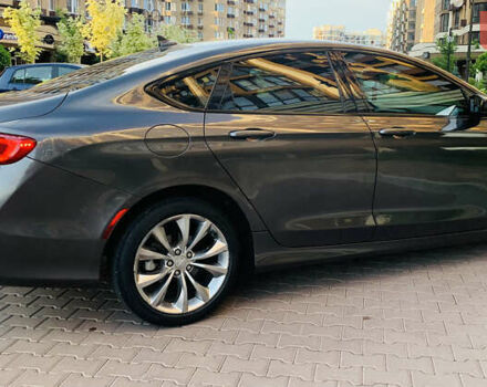 Серый Крайслер 200, объемом двигателя 2.36 л и пробегом 111 тыс. км за 10200 $, фото 39 на Automoto.ua