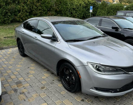 Серый Крайслер 200, объемом двигателя 2.36 л и пробегом 263 тыс. км за 10000 $, фото 2 на Automoto.ua