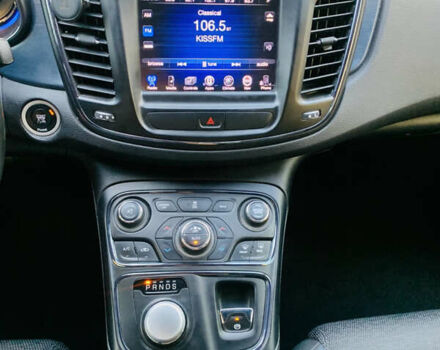 Серый Крайслер 200, объемом двигателя 2.36 л и пробегом 111 тыс. км за 10200 $, фото 53 на Automoto.ua