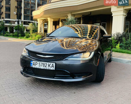 Серый Крайслер 200, объемом двигателя 2.36 л и пробегом 111 тыс. км за 10200 $, фото 6 на Automoto.ua