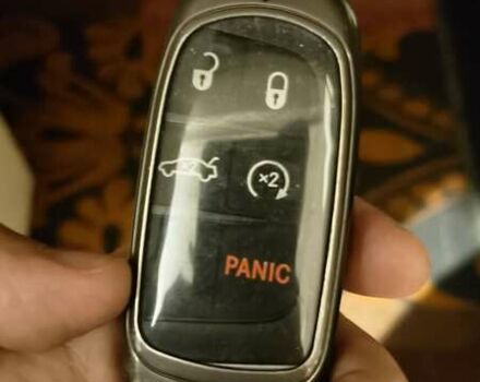 Серый Крайслер 200, объемом двигателя 3.6 л и пробегом 206 тыс. км за 12000 $, фото 22 на Automoto.ua