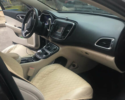 Серый Крайслер 200, объемом двигателя 2.4 л и пробегом 207 тыс. км за 6500 $, фото 2 на Automoto.ua