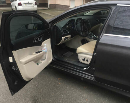 Серый Крайслер 200, объемом двигателя 2.4 л и пробегом 207 тыс. км за 6500 $, фото 3 на Automoto.ua