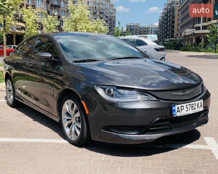 Серый Крайслер 200, объемом двигателя 2.36 л и пробегом 111 тыс. км за 10200 $, фото 4 на Automoto.ua