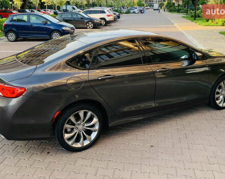 Серый Крайслер 200, объемом двигателя 2.36 л и пробегом 111 тыс. км за 10200 $, фото 40 на Automoto.ua